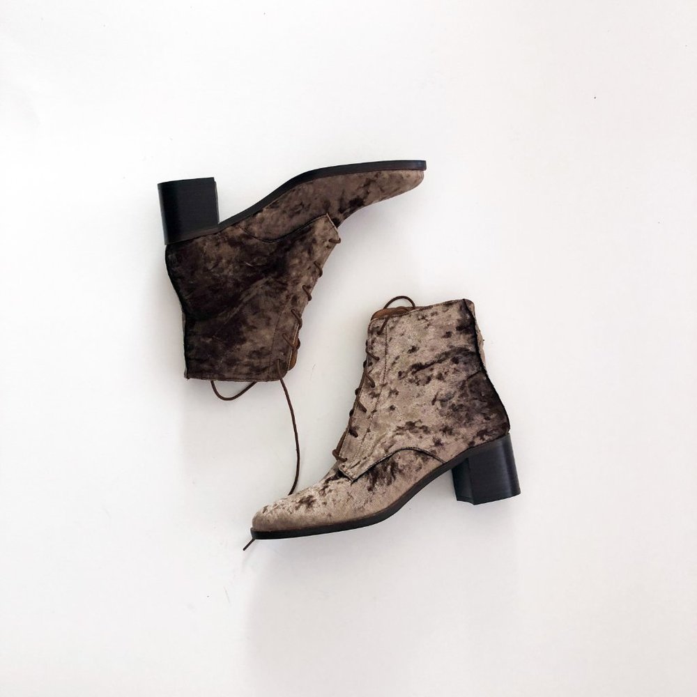 Freda Salvador Taupe Velvet Ace Lace Up Boots 7.5